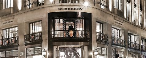 burberry via montenapoleone|In Milan’s luxury avenue heart: Burberry reopened at Via .